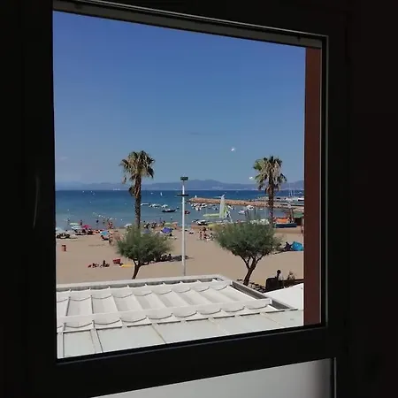 Beachfront With Sea View - Voromar Appartement L' Escala