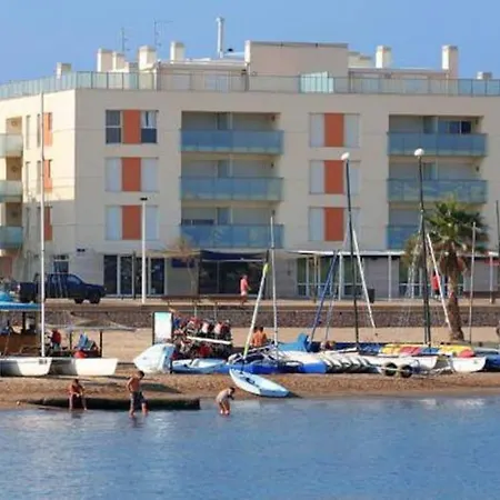 Appartement Beachfront With Sea View - Voromar